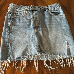 Zara “The Mini Skirt”, Size Medium, Great Condition.